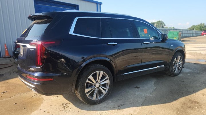 Cadillac XT6  2021