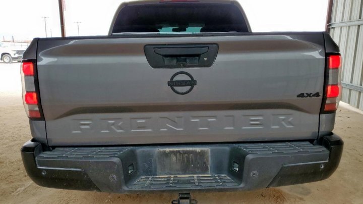 Nissan Frontier  2022