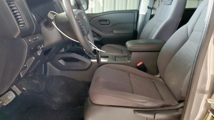 Nissan Frontier  2022