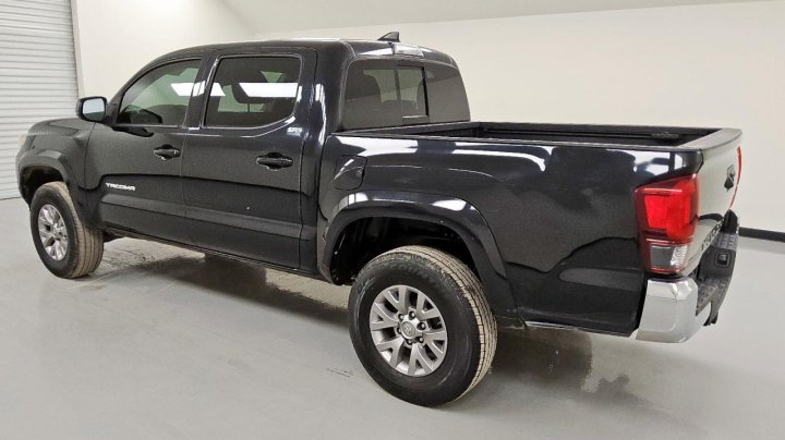 Toyota TACOMA  2019