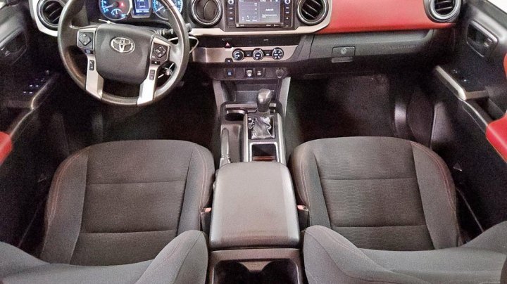 Toyota TACOMA  2019
