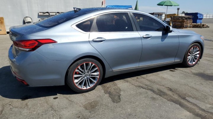 Hyundai Genesis  2015