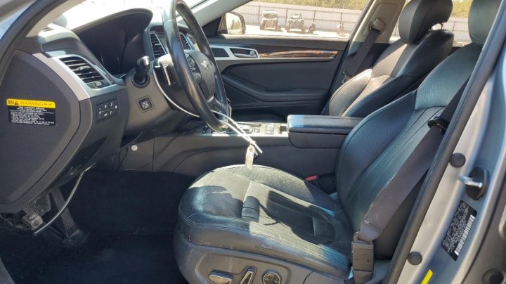 Hyundai Genesis  2015
