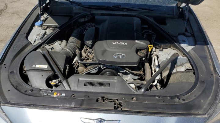 Hyundai Genesis  2015