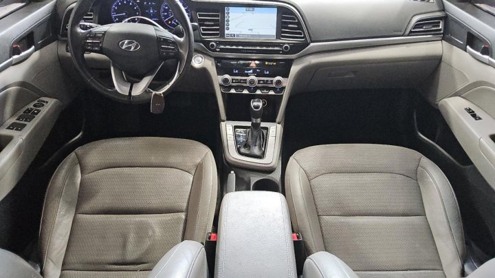 Hyundai Elantra SEL 2020