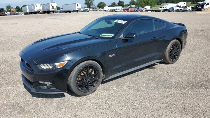 Ford MUSTANG GT 2017