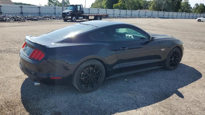 Ford MUSTANG GT 2017