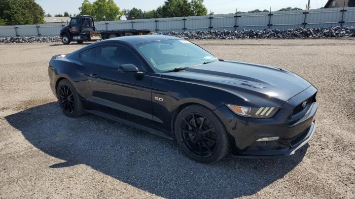 Ford MUSTANG GT 2017