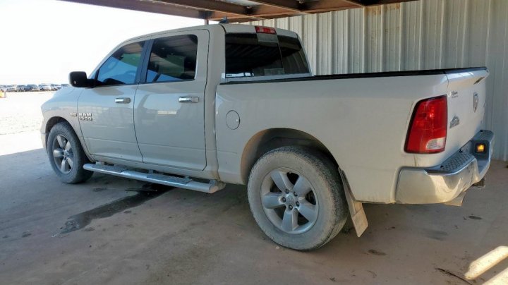 RAM 1500 SLT 2017