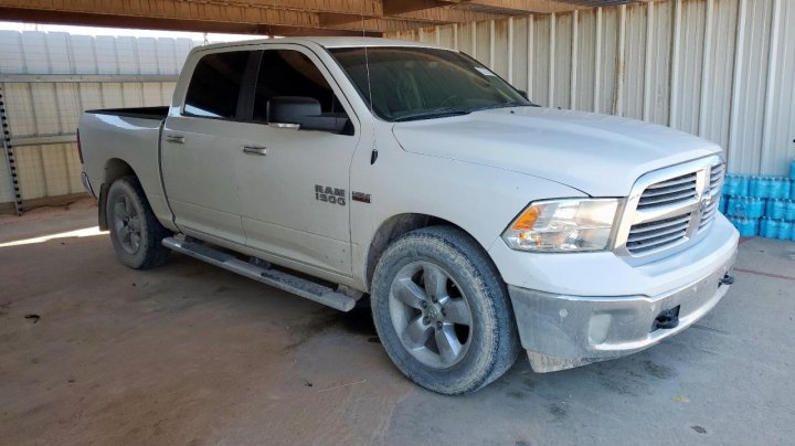 RAM 1500 SLT 2017