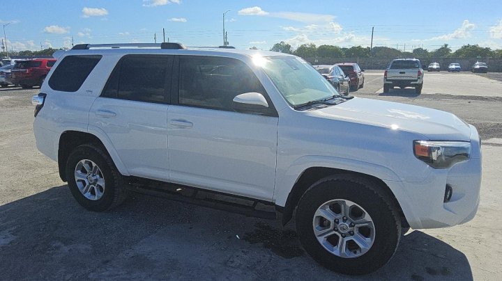 Toyota 4runner SR5 2023