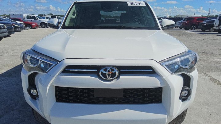 Toyota 4runner SR5 2023