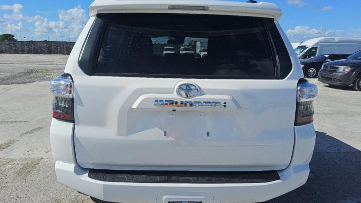Toyota 4runner SR5 2023