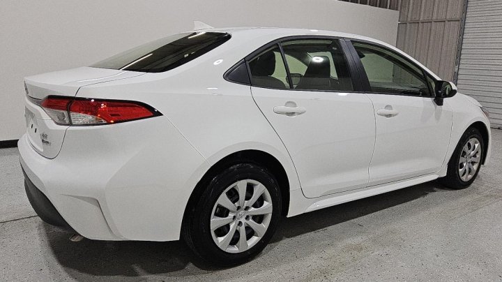Toyota Corolla LE 2025
