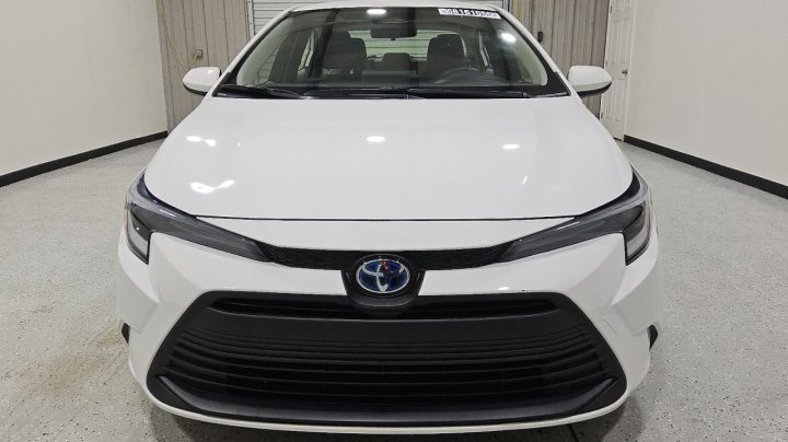 Toyota Corolla LE 2025