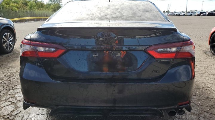 Toyota Camry SE NIGHT SHADE 2024