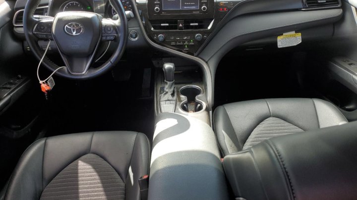 Toyota Camry SE NIGHT SHADE 2024