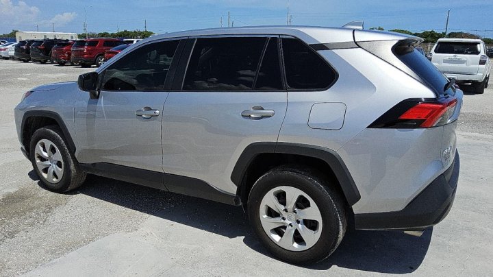 Toyota RAV4 LE 2023