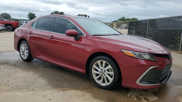 Toyota Camry LE 2021