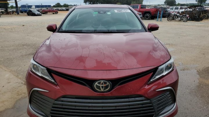 Toyota Camry LE 2021