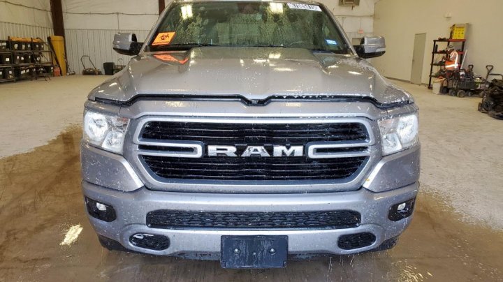 RAM 1500 BIG HORN/LONE STAR 2020