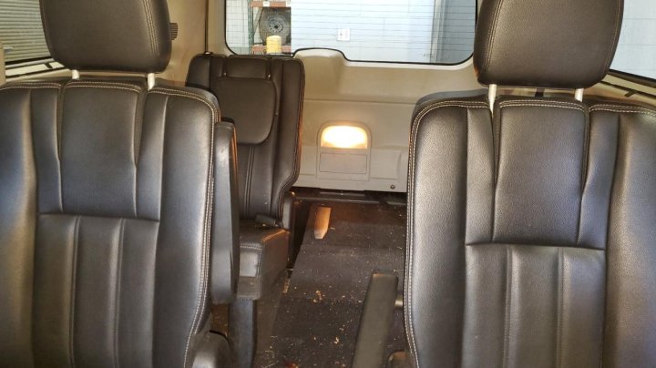 CHRYSLER TOWN & COUNTRY TOURING 2016