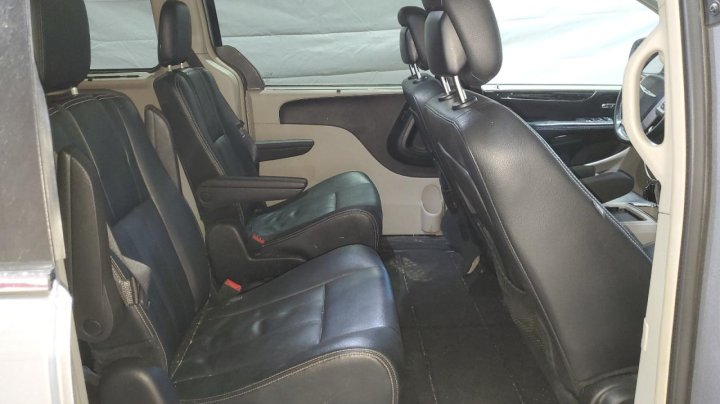 CHRYSLER TOWN & COUNTRY TOURING 2016