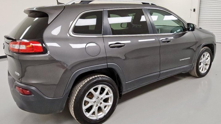 JEEP Cherokee LATITUDE PLUS 2018