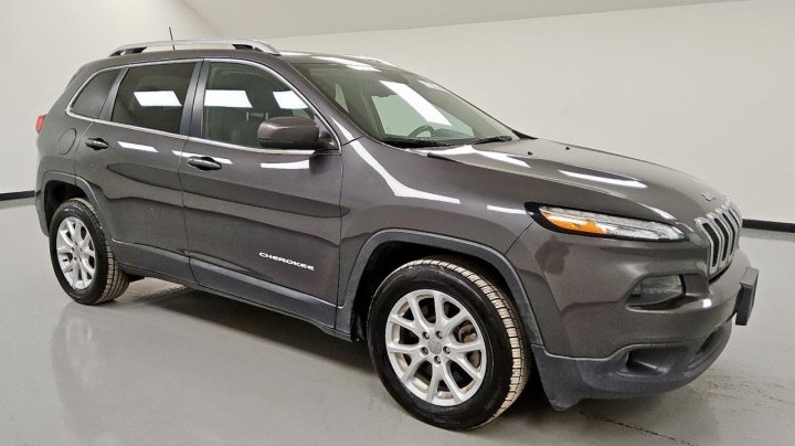 JEEP Cherokee LATITUDE PLUS 2018