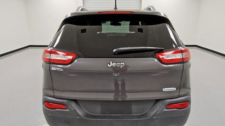 JEEP Cherokee LATITUDE PLUS 2018