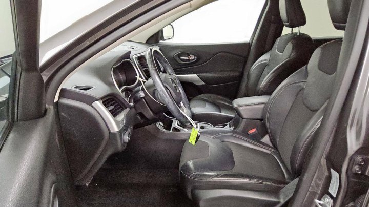 JEEP Cherokee LATITUDE PLUS 2018