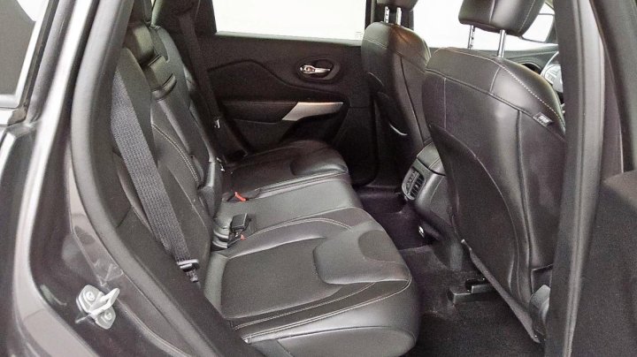 JEEP Cherokee LATITUDE PLUS 2018