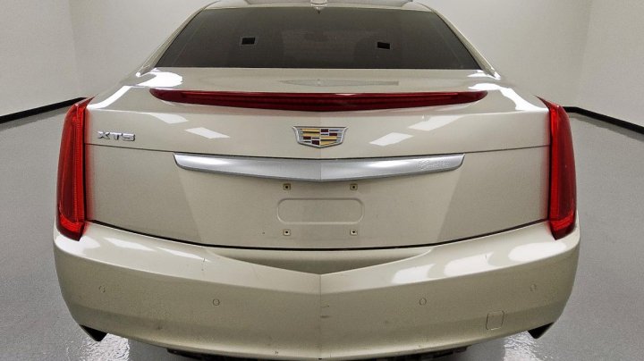 Cadillac XTS  2016