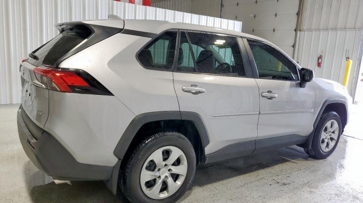 Toyota RAV4 LE 2023