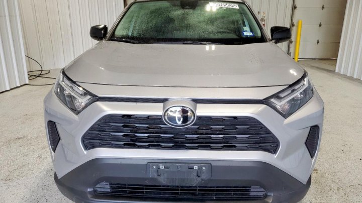 Toyota RAV4 LE 2023