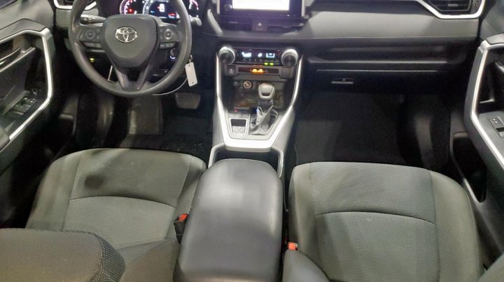 Toyota RAV4 LE 2023