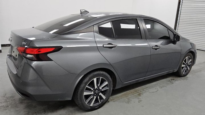 Nissan Versa SV 2021