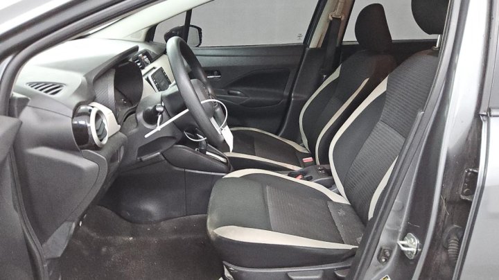 Nissan Versa SV 2021