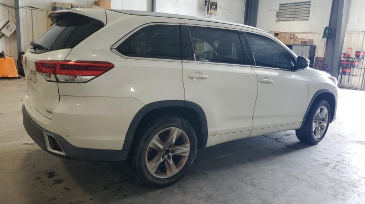 Toyota Highlander LIMITED 2017