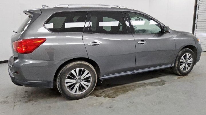 Nissan Pathfinder S 2019