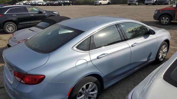 CHRYSLER 200 LIMITED 2015