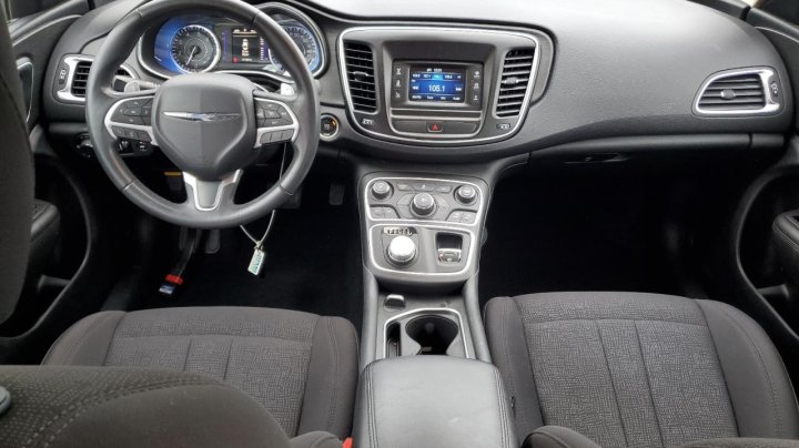 CHRYSLER 200 LIMITED 2015