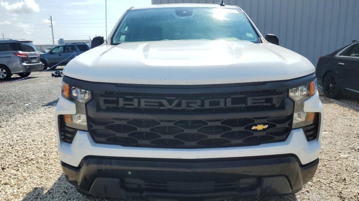 Chevrolet Silverado C1500 2023