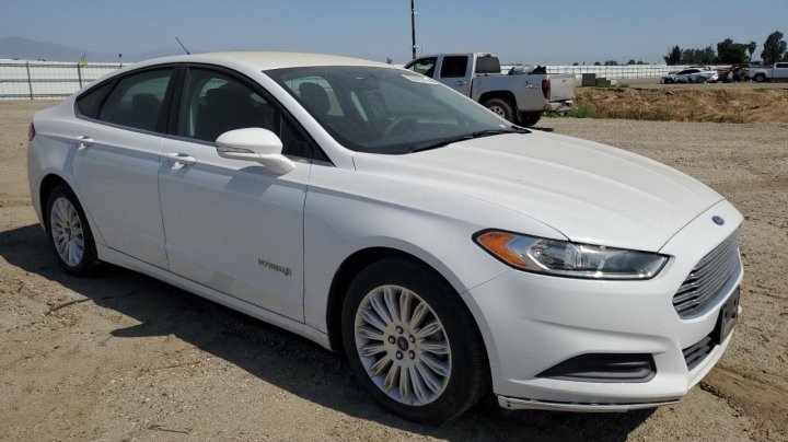 Ford FUSION SE HYBRID 2015