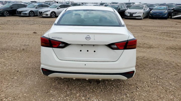 Nissan Altima S 2021