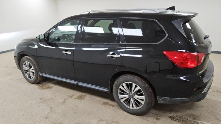 Nissan Pathfinder S 2019