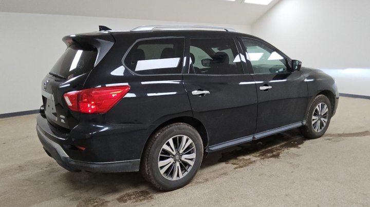 Nissan Pathfinder S 2019