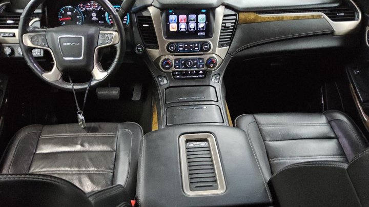 GMC YUKON DENALI 2017