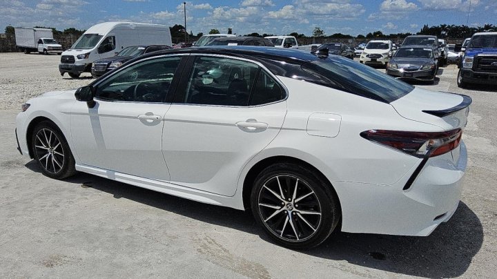 Toyota Camry SE NIGHT SHADE 2023