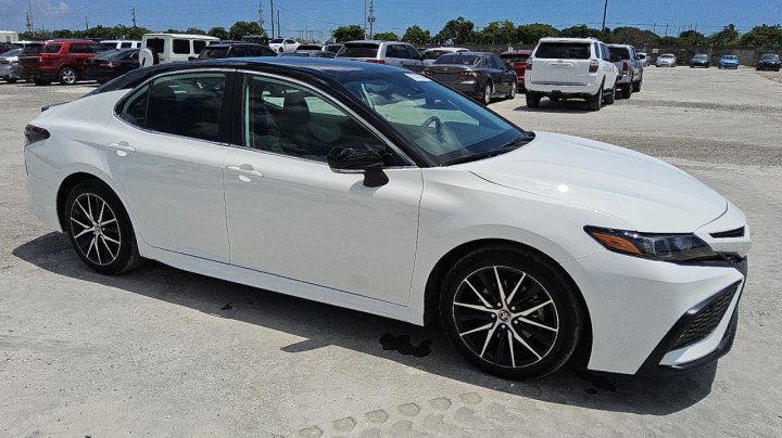 Toyota Camry SE NIGHT SHADE 2023
